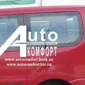 Задний салон,  левое окно,  короткая база на Fiat Skudo,  Peugeot Expert, 