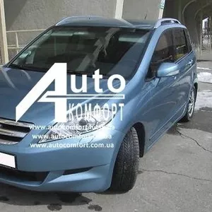 Лобовое стекло на Honda FR-V (Минивен) (2004-2009) с установкой