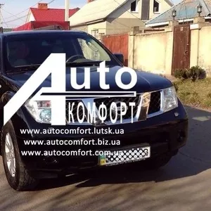 Лобовое стекло на Nissan Pathfinder R51/Navara D40/Frontier/X-Terra (В