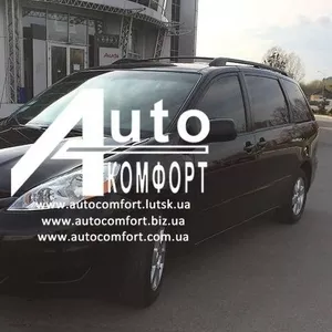 Лобовое стекло на Toyota Sienna (Минивен) (2004-2009) с установкой