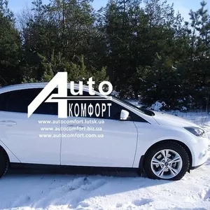 Лобовое стекло на Ford Focus (Седан,  Комби,  Хетчбек) (2011-) с установ