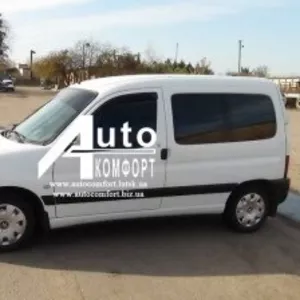 Сплошное левое окно на автомобиль Peugeot Partner