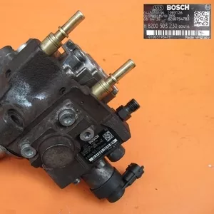 Топливный насос Nissan Interstar 2.5 dci 07- 0445010196