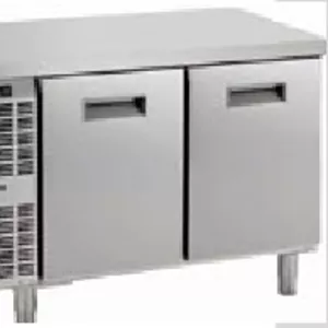 Продам двухдверный холодильный стол бу Zanussi 