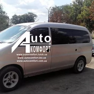 Задний салон,  длинная база,  левое окно на автомобиль Hyundai H-1 I (H-