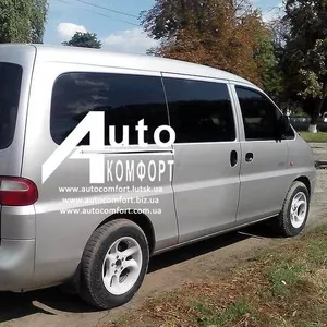 Задний салон,  длинная база,  правое окно на автомобиль Hyundai H-1 I (H