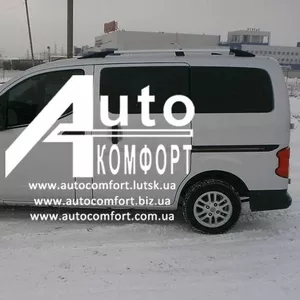 Передний салон,  левое стекло на Nissan NV200 