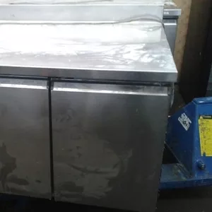 Продам двухдверный холодильный стол бу Zanussi для ресторана