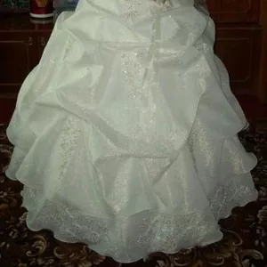 весільну сукню