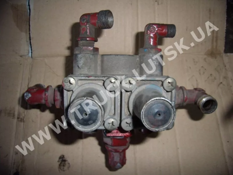 4-х контурный защитный клапан WABCO 9347023207