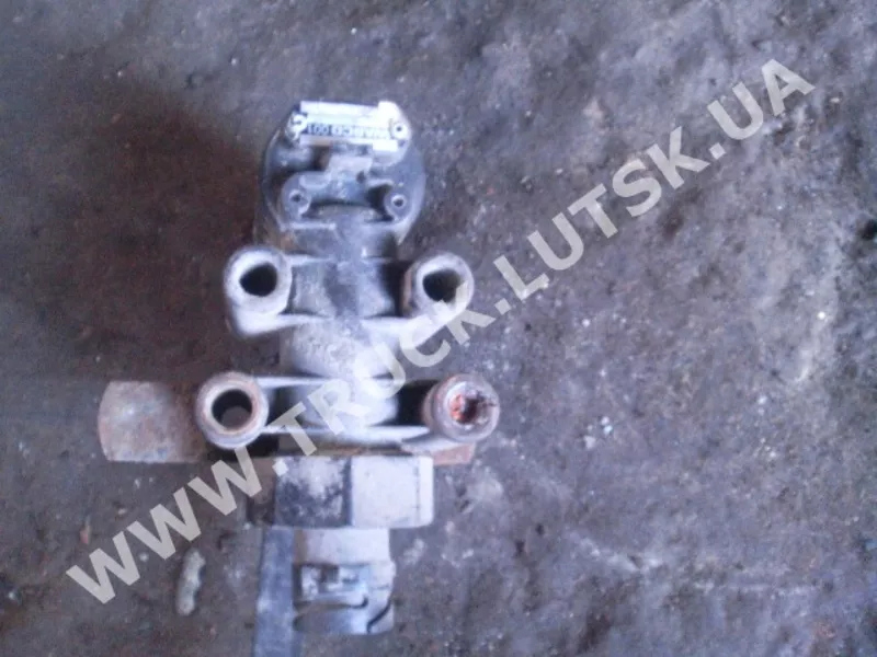 Кран уровня пола 2 ECAS WABCO 4410500110