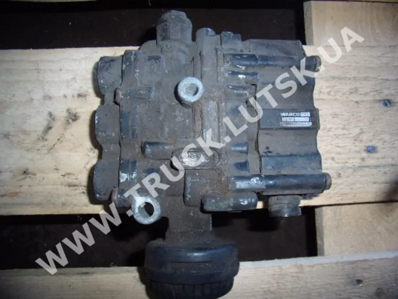 Кран уровня пола главный WABCO 4729000530