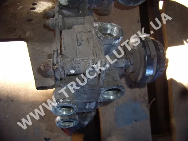 Ускорительный клапан Wabco 9730112000