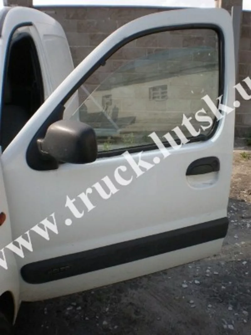 Дверь левая Renault Kangoo