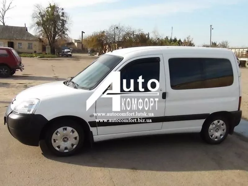 Сплошное левое окно на автомобиль Peugeot Partner,  Citroën Berlingo...