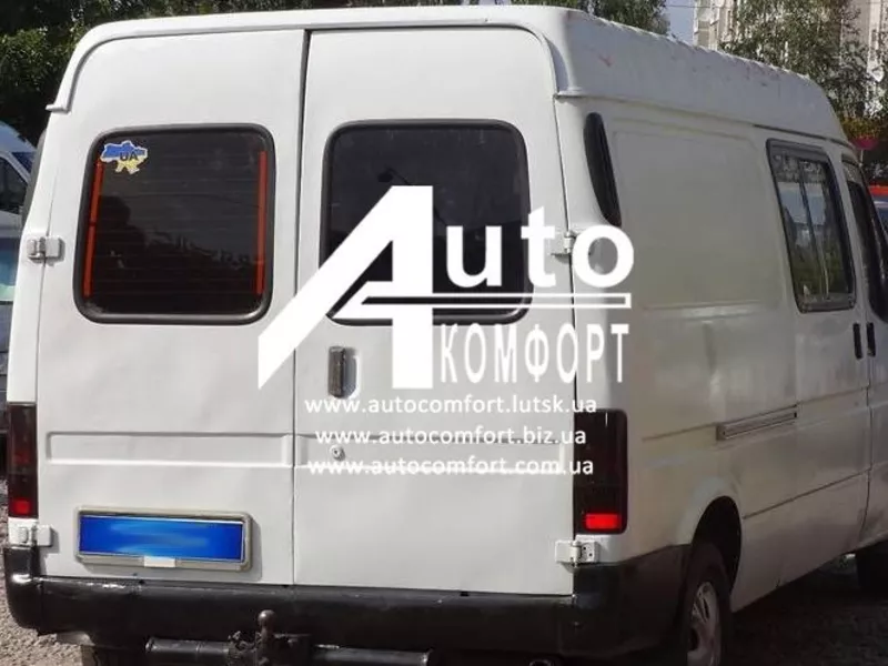 Заднее стекло (распашонка правая) с электрообогревом на Ford Transit (