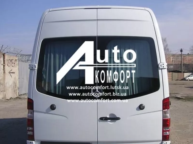 Заднее стекло (распашонка правая) на Mercedes-Benz Sprinter (06-),  Vol