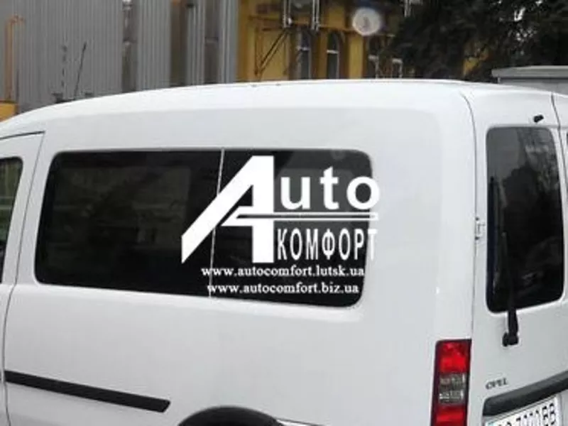 Задний салон,  левое окно на автомобиль Opel Combo C (2001–2011) (Опель