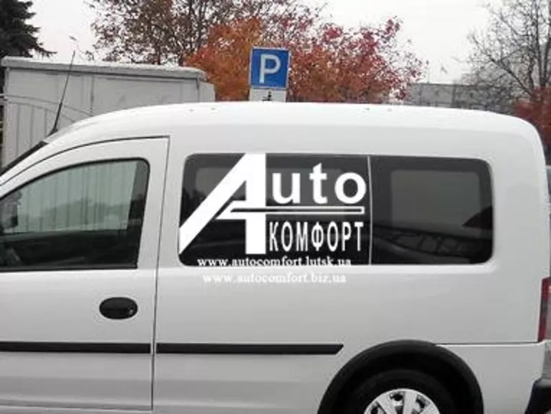 Передний салон,  левое окно на автомобиль Opel Combo C (2001–2011) (Опе