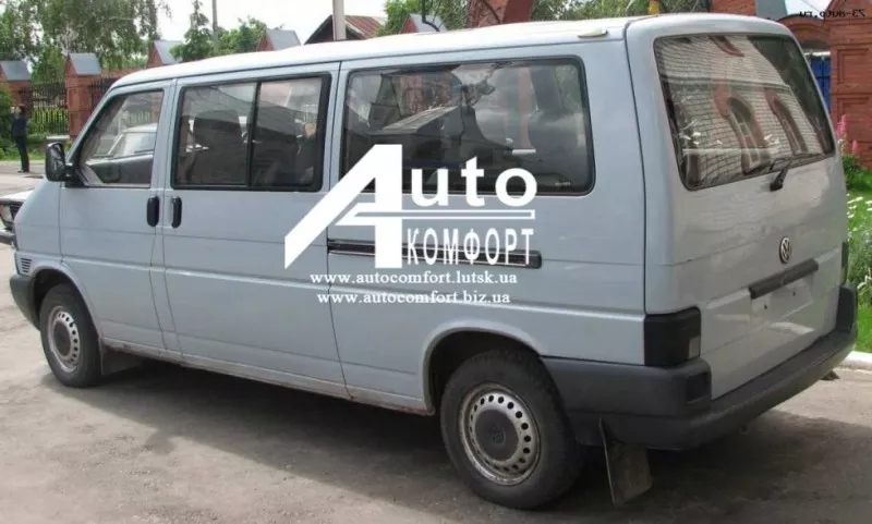 Задний салон,  левое стекло на Volkswagen Transporter Т-4