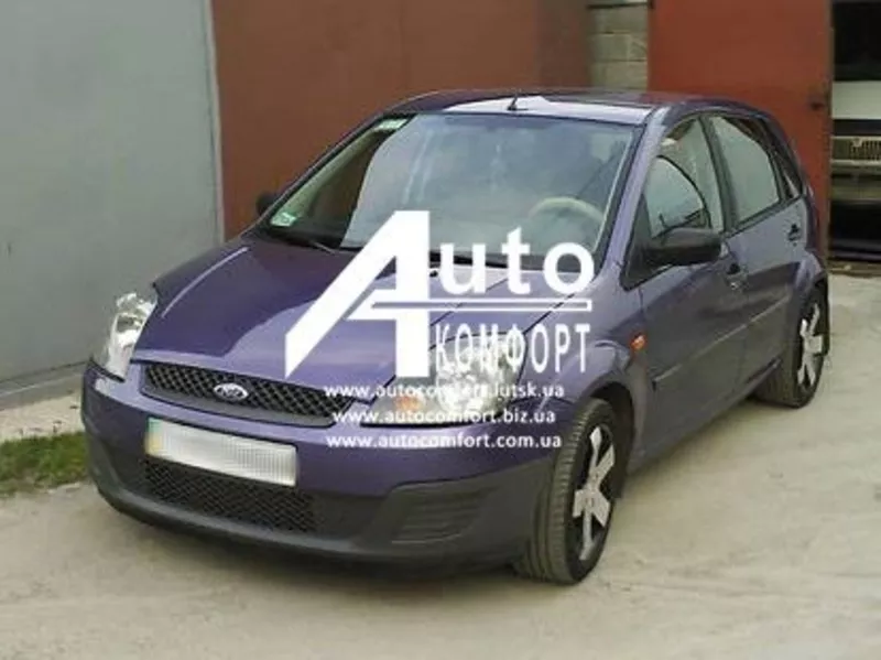 Лобовое стекло на Ford Fiesta (Хетчбек) (2002-2008) с установкой