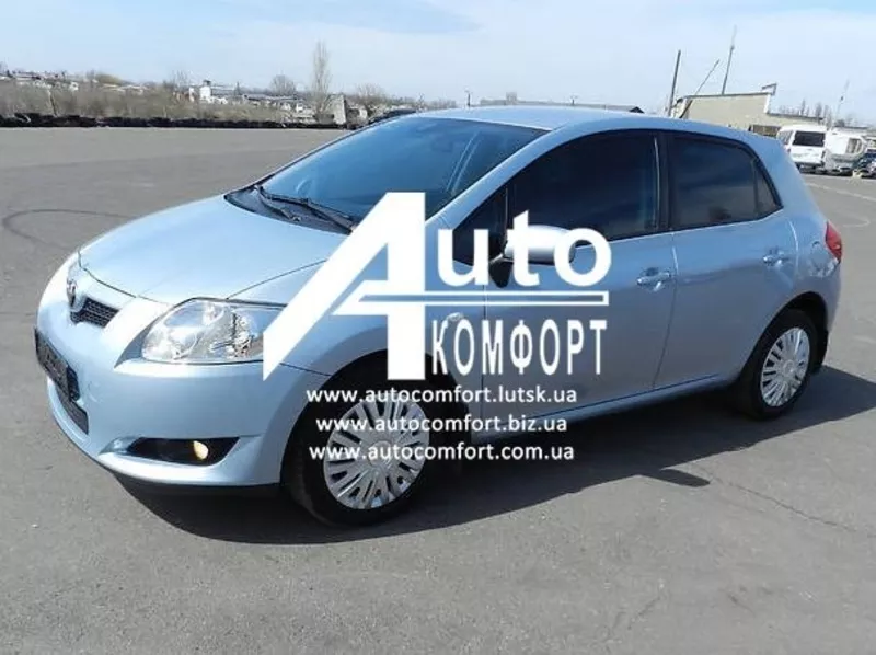 Лобовое стекло на Toyota Auris (Хетчбек) (2007-2012) с установкой