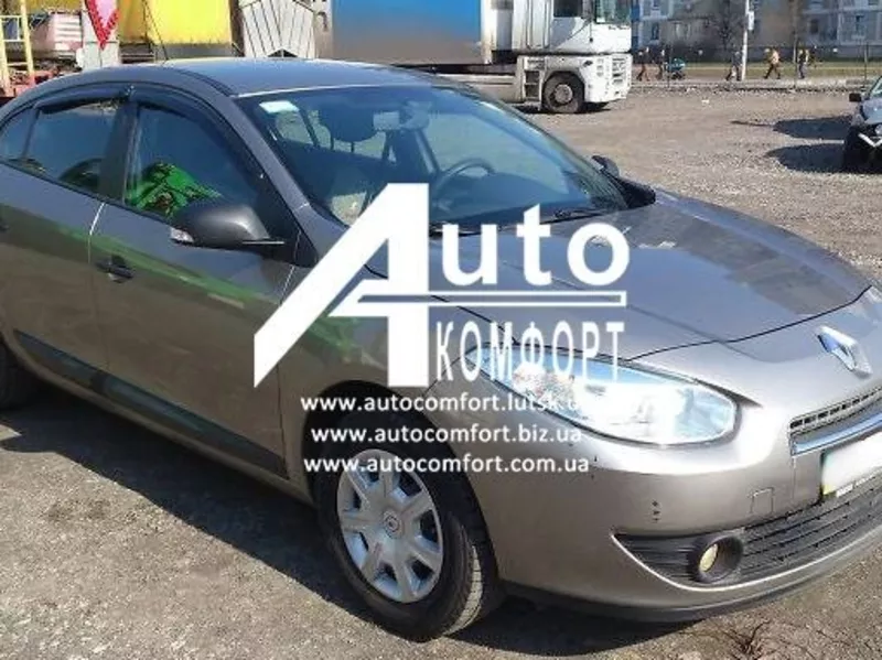 Лобовое стекло на Renault Megane,  Renault Fluence (Седан,  Хетчбек,  Ком