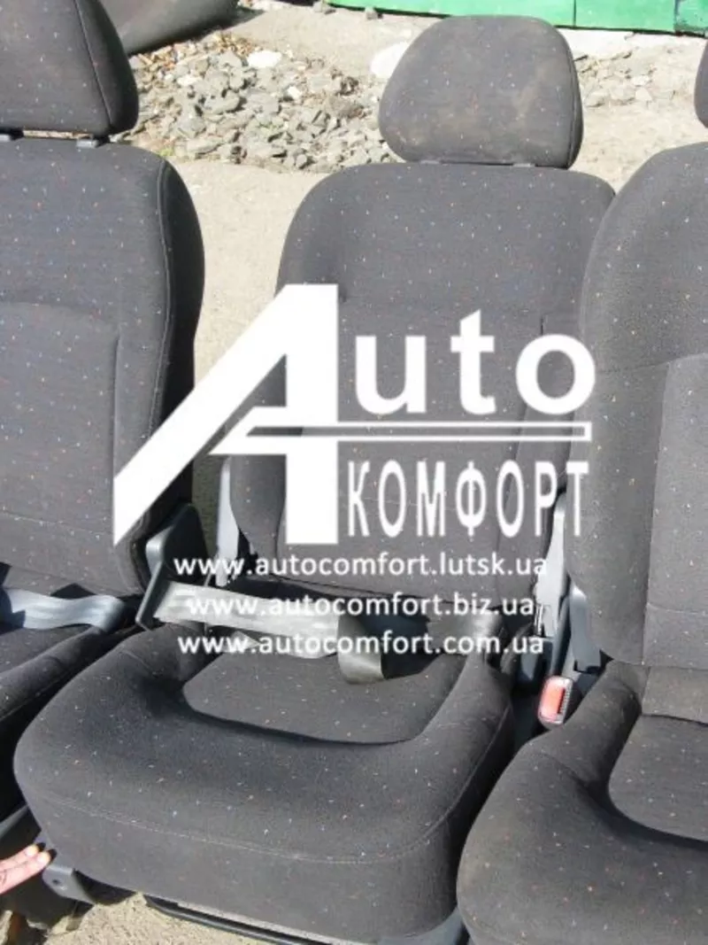 Автосидения б. у. Hyundai Trajet (Хендай Траджет) 3 шт. 