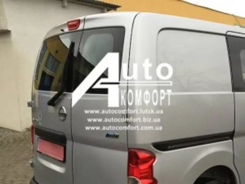 Nissan NV200 Заднее стекло (распашонка правая) 