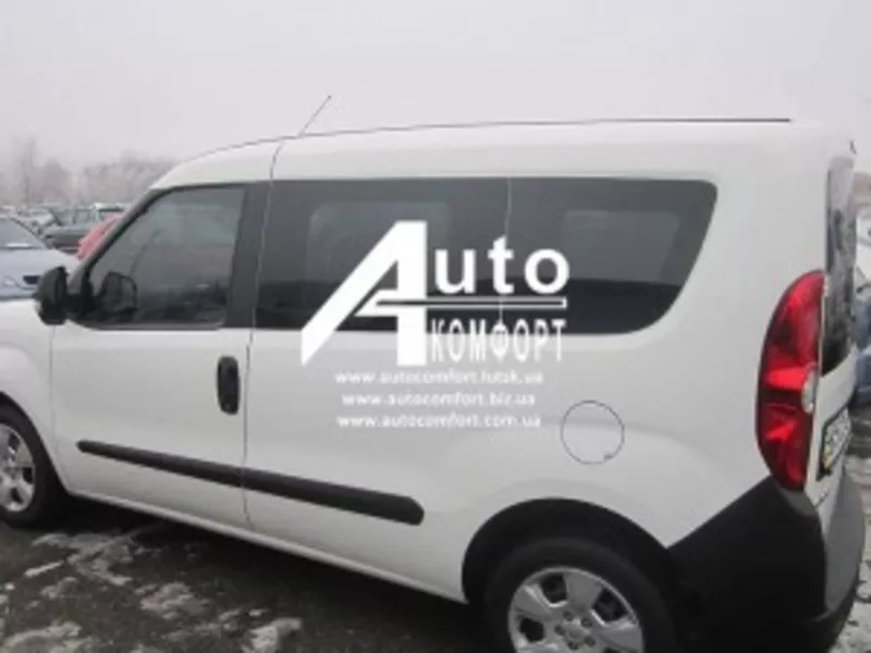 Задний салон,  левое окно,  короткая база на Opel Combo D (2011-) 