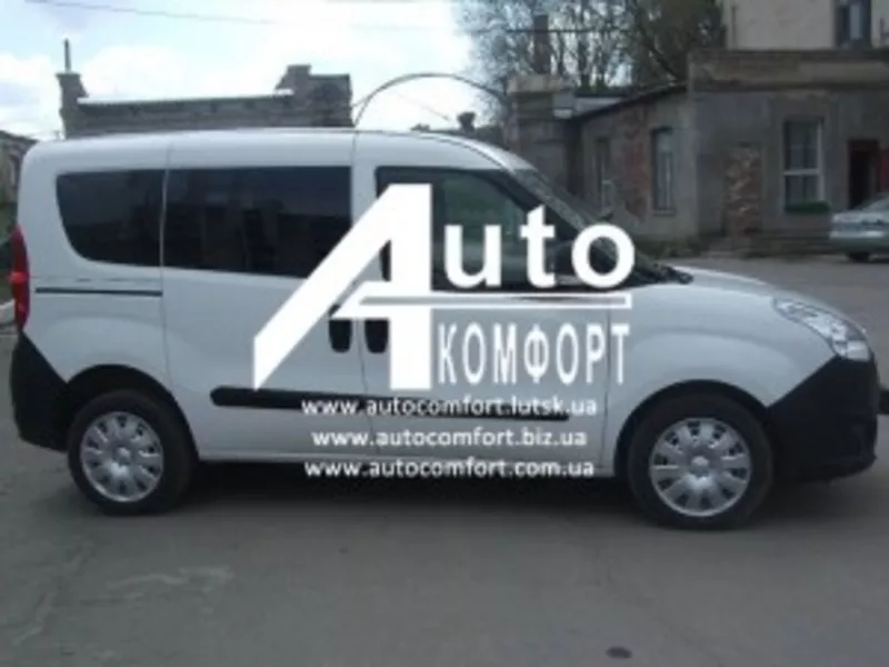 Передний салон,  правое окно на Opel Combo D (2011-)