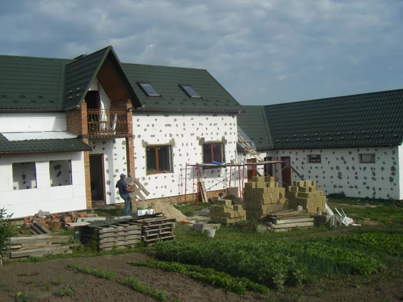 Утеплення фасадів будинків у Луцьку
