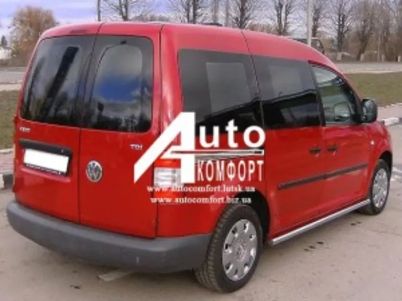 Задний салон,  правое окно (внахлёст) VW Caddy 04- 