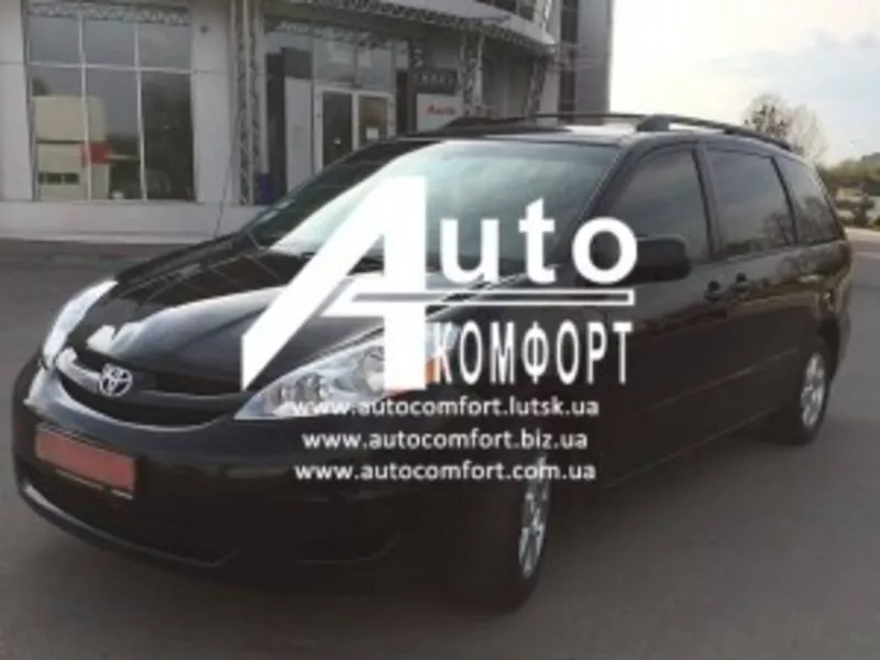 Лобовое стекло на Toyota Sienna (Минивэн) (2004-2009) с установкой