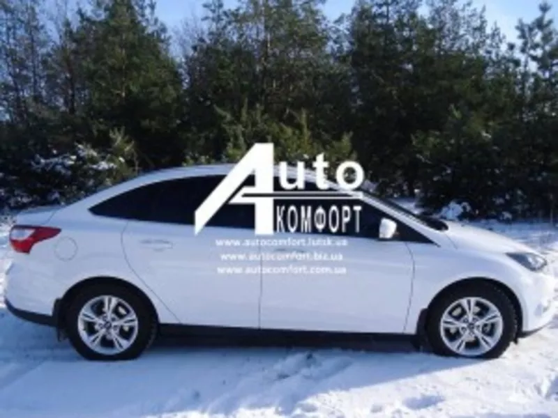 Лобовое стекло на Ford Focus (Седан,  Комби,  Хетчбек) (2011-) с установ