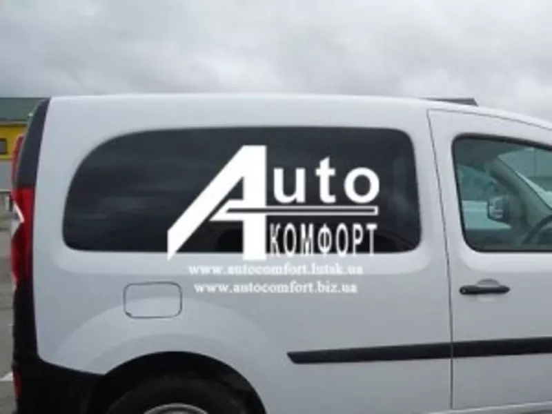 Сплошное окно,  правое на автомобиль Renault Kangoo 08- (Рено Кангу)