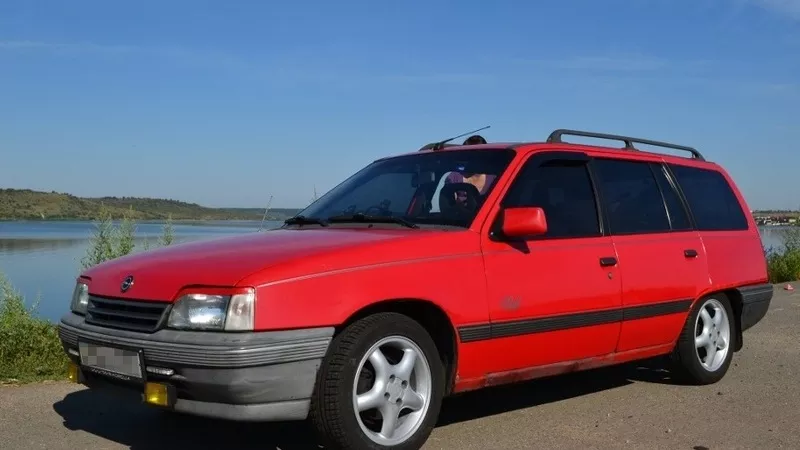 Продам оригинальные рейлинги на Opel Kadett универсал