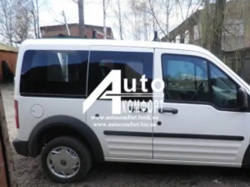 Передний салон,  правое окно,  (короткая база) Ford Transit (Tourneo) Co