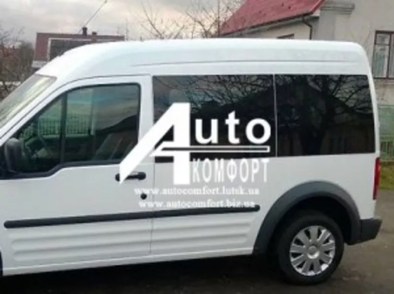 Передний салон,  левое окно,  (длинная база) Ford Transit (Tourneo) Conn