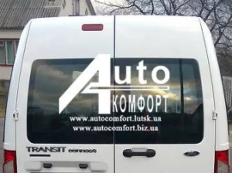 Заднее стекло (распашонка правая) с электрообогревом на Ford Transit (