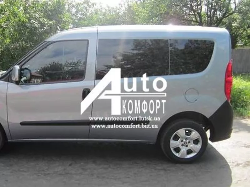 Передний салон,  левое окно на Fiat Doblo 2010- 