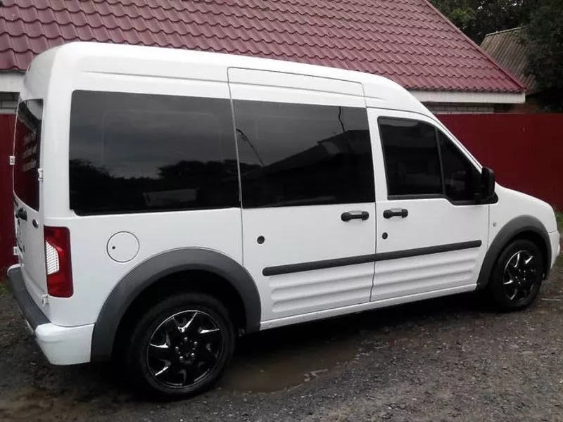 Установка (врезка) автостекол на автомобиль Ford Transit (Tourneo) Con