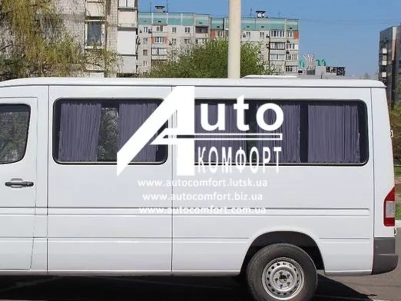 Средняя база,  задний салон,  левое окно на Mercedes-Benz Sprinter (1995