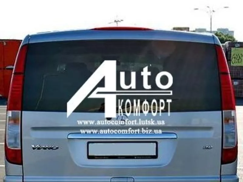 Заднее стекло (ляда) на Mercedes-Benz Vito 04- без э. о.