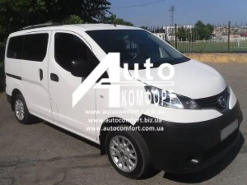 Установка (врезка) автостекла на автомобиль Nissan NV200