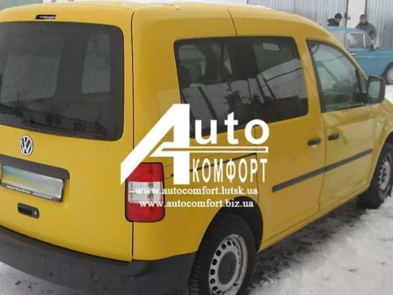 Задний салон,  правое окно (original/в паз) на автомобиль VW Caddy 04-