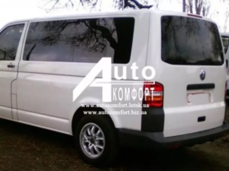 Задний салон,  левое стекло на Volkswagen Transporter Т-5 короткая базa