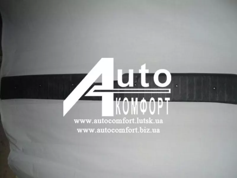 Задний порог на автомобиль Volkswagen Transporter Т-4 стекловолокно) /