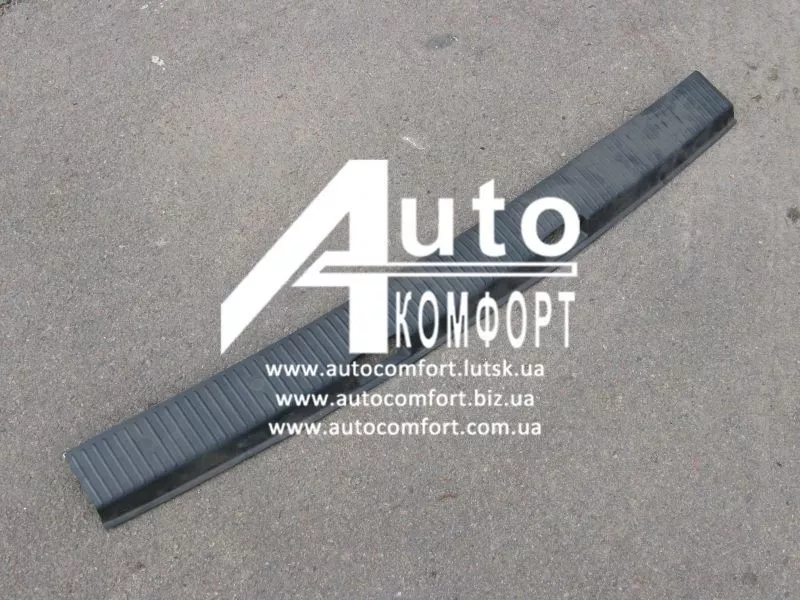 Задний порог на автомобиль Volkswagen Transporter T5 / ляда,  распашонк