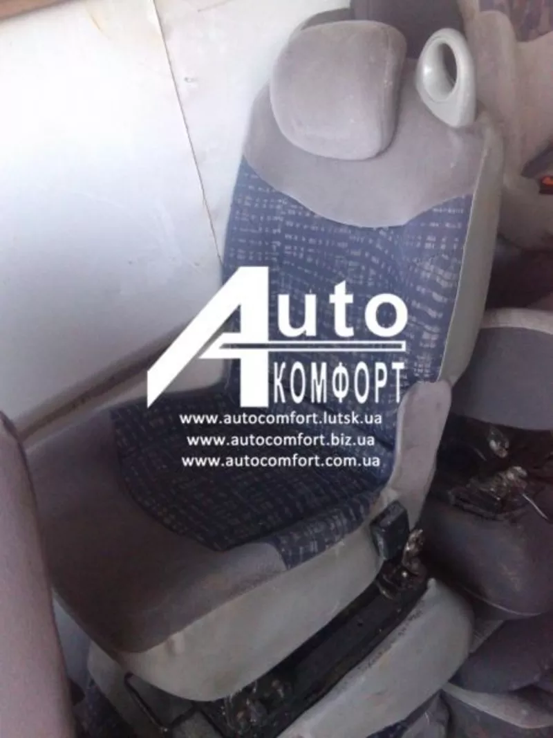 Автосидения б. у. Renault Scenic III 3 шт. 